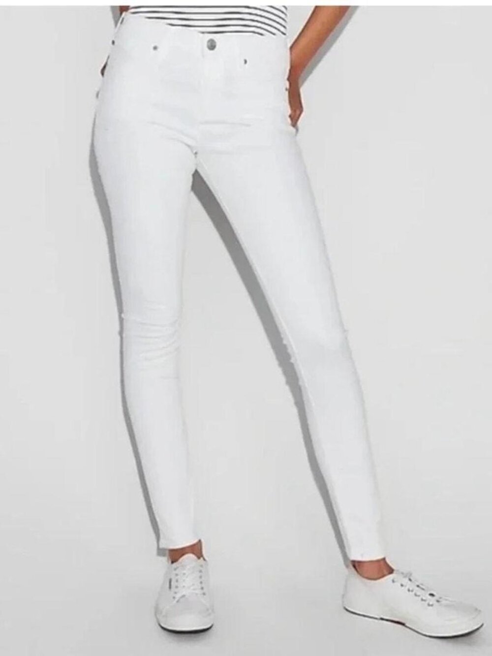 Express White Stretch Skinny Mid Rise Leggings Jeans  five-pocket Size 8 NWT